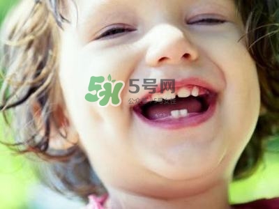 怎么防止寶寶長(zhǎng)蛀牙？別讓孩子吃大人的口水
