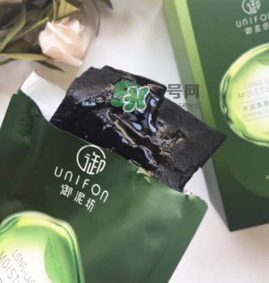御泥坊水潤茶萃微囊黑面膜怎么用？