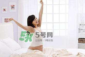 孕婦睡覺能伸懶腰嗎？孕婦睡覺伸懶腰對胎兒有什么影響？