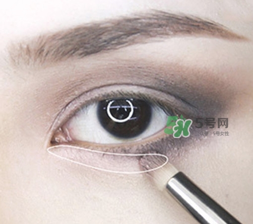 煙熏妝怎么畫？煙熏妝的畫法步驟圖解