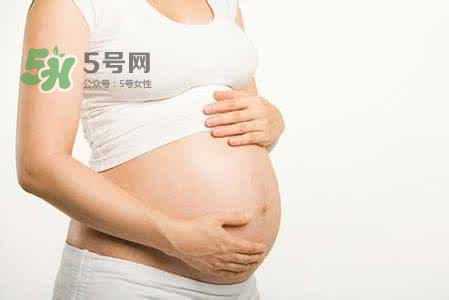 孕婦睡覺能伸懶腰嗎？孕婦睡覺伸懶腰對胎兒有什么影響？