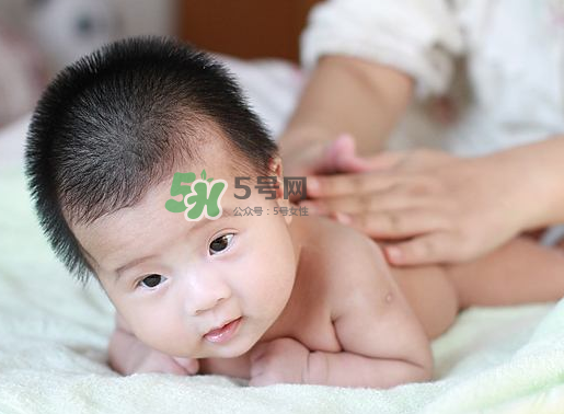 寶寶用爽身粉有危害嗎？爽身粉對(duì)寶寶有什么危害？