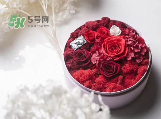 送永生花代表什么？一個男孩送自己永生花是什么意思？