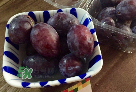 新鮮西梅好吃嗎？新鮮西梅什么味道