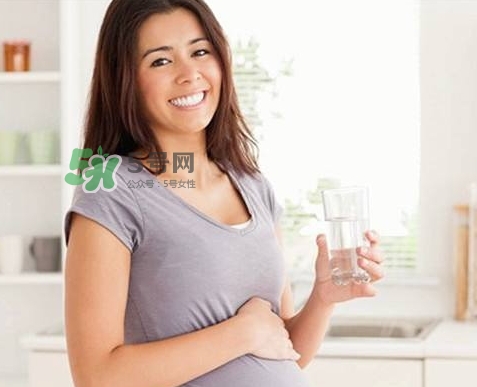 孕期為什么會(huì)水腫？孕期手腳腫怎么辦？