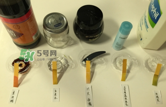 hr黑繃帶對痘痘有用嗎？赫蓮娜黑繃帶面霜使用心得