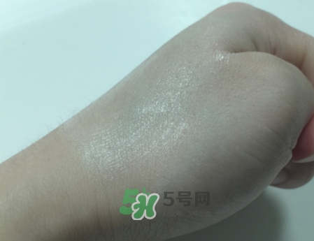 hr黑繃帶對痘痘有用嗎？赫蓮娜黑繃帶面霜使用心得