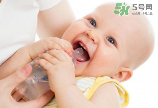 母乳和奶粉能混在一起吃嗎？母乳和奶粉混合喂養(yǎng)好嗎？