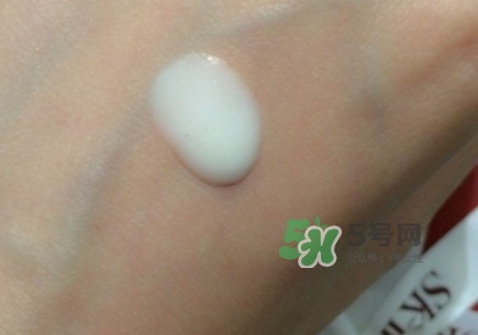 神仙水和小燈泡哪個好？神仙水和小燈泡使用順序