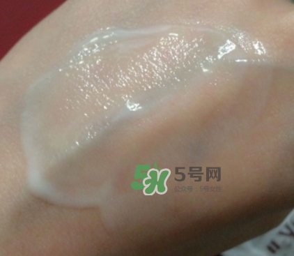神仙水和小燈泡哪個好？神仙水和小燈泡使用順序