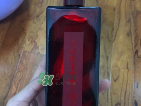 資生堂紅色蜜露是水還是精華？資生堂紅色蜜露是爽膚水嗎