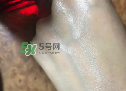 資生堂紅色蜜露是水還是精華？資生堂紅色蜜露是爽膚水嗎