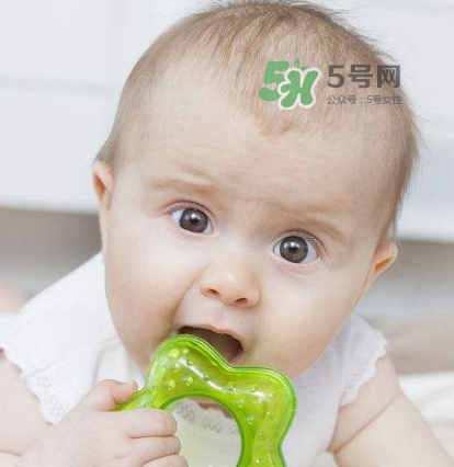寶寶近視有什么癥狀？寶寶近視有什么表現(xiàn)？
