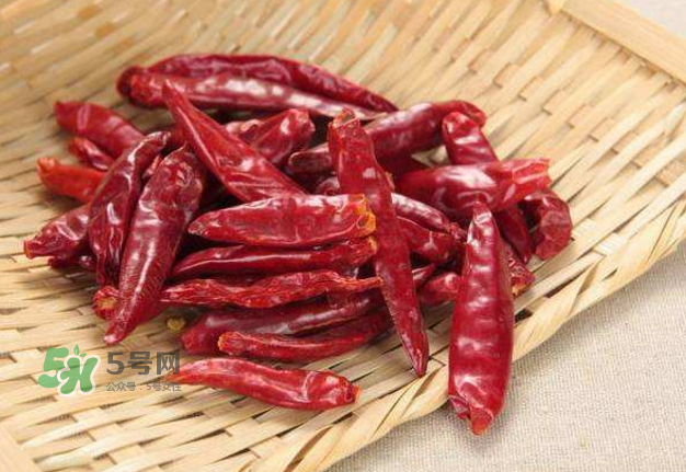 干辣椒怎么炸又香又脆？干辣椒怎么做辣椒油？