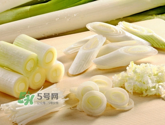 大蔥怎么切不辣眼睛？大蔥怎么做好吃
