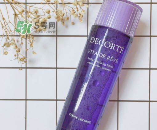 黛珂紫蘇水和sk2神仙水哪個(gè)好？紫蘇水可以和神仙水一起用嗎