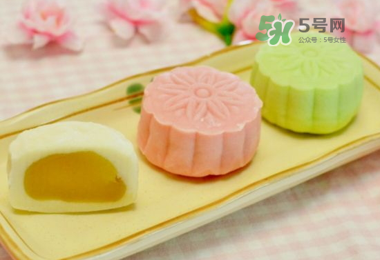 冰皮月餅為什么皮硬？冰皮月餅不變硬配方