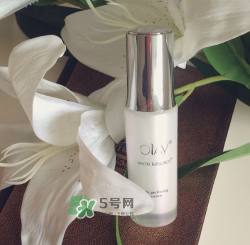 olay玉蘭油小白瓶小綠瓶哪個好？olay小白瓶小綠瓶區(qū)別