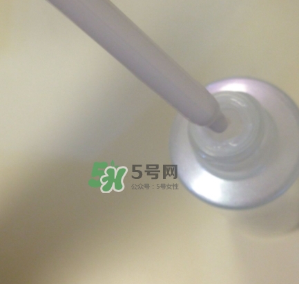 olay玉蘭油小白瓶小綠瓶哪個好？olay小白瓶小綠瓶區(qū)別