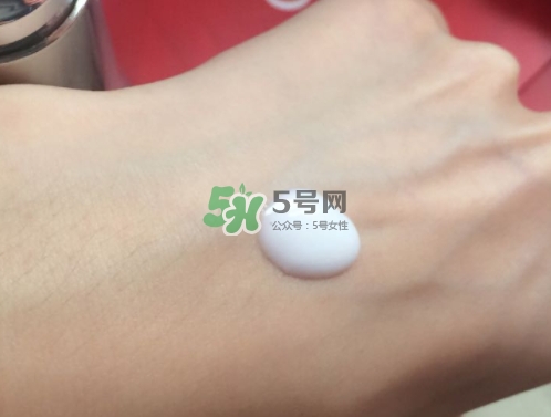 olay小白瓶會(huì)長(zhǎng)毛嗎？olay小白瓶長(zhǎng)黑毛是怎么回事？