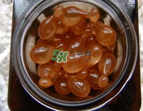 雅詩蘭黛小棕瓶安瓶膠囊怎么樣？雅詩蘭黛小棕瓶膠囊功效