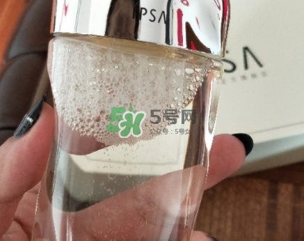 ipsa流金水是玻璃瓶嗎？流金水是塑料的嗎