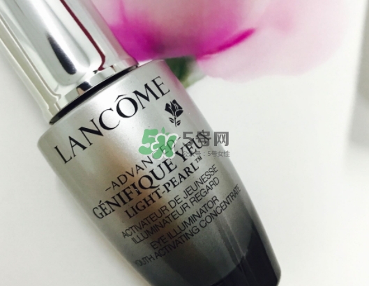 蘭蔻小灰瓶怎么用？蘭蔻小灰瓶眼部精華使用方法