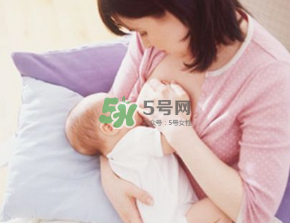 母乳喂養(yǎng)會乳糖不耐受嗎？母乳喂養(yǎng)會過度喂養(yǎng)嗎？