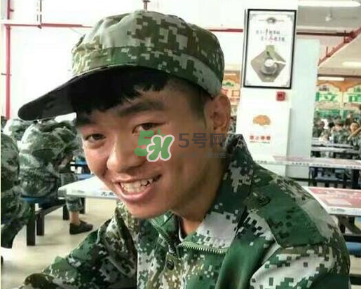 神似王寶強大一新生是誰？神似王寶強大一新生叫什么名字？