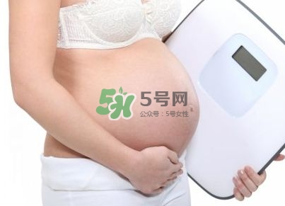 臍帶繞頸是什么原因造成的？臍帶繞頸是多休息還是多運動？