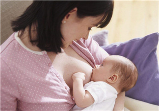 母乳喂養(yǎng)會(huì)積食嗎？純母乳喂養(yǎng)的寶寶會(huì)積食嗎？