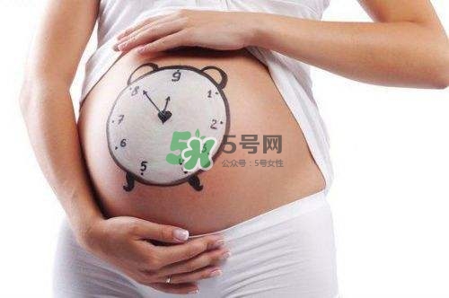 臍帶繞頸是什么原因造成的？臍帶繞頸是多休息還是多運動？
