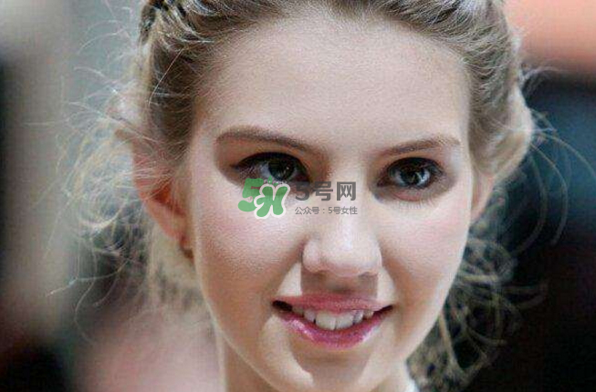 眼霜會(huì)導(dǎo)致脂肪粒嗎？怎么選擇適合自己的眼霜？