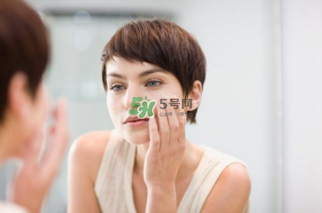 眼霜會(huì)導(dǎo)致脂肪粒嗎？怎么選擇適合自己的眼霜？