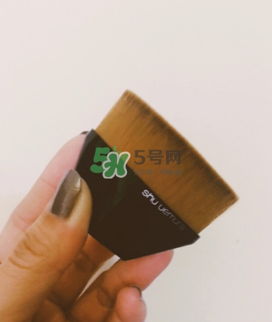 植村秀55魔術(shù)無痕刷怎么用？植村秀55號粉底刷怎么清洗
