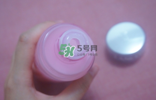 蘭蔻粉水和神仙水哪個好？粉水和神仙水可以一起用嗎？