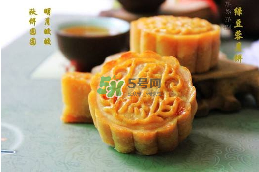 月餅烤裂了什么原因？月餅烤的時(shí)候?yàn)槭裁磿?huì)變形？