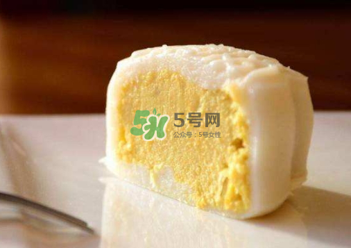 烤月餅刷蛋液還是蛋黃？月餅刷蛋液是全蛋液嗎？