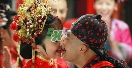 古代鬧洞房都是怎么鬧的？鬧洞房的習(xí)俗是怎么來的？