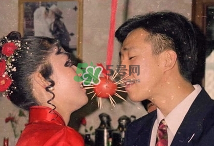 古代鬧洞房都是怎么鬧的？鬧洞房的習(xí)俗是怎么來的？