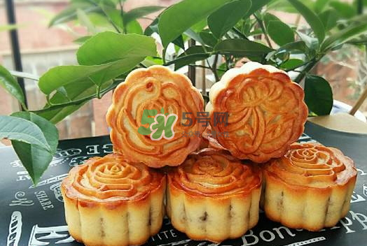 五仁月餅里的紅綠絲是什么？五仁月餅里面有什么？