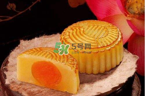 廣式月餅為什么硬？月餅皮發(fā)硬怎么辦？
