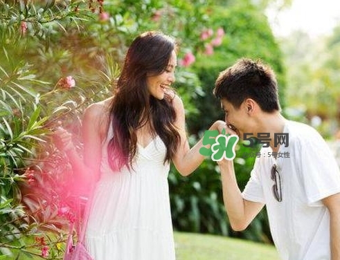 老公出軌一定要離婚嗎？如何挽救婚姻危機？