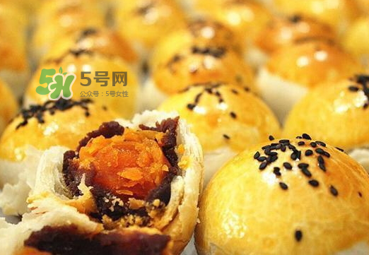 蛋黃酥為什么會(huì)爆開？蛋黃酥爆餡是什么原因？