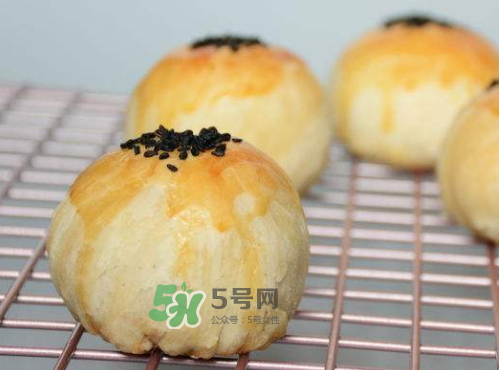 蛋黃酥烤多長時(shí)間最好？蛋黃酥烤多久？