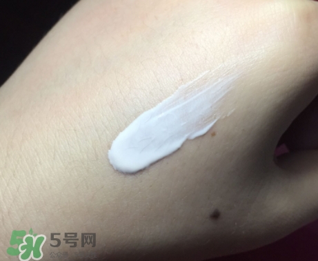 自然堂粉紅素顏霜怎么用？自然堂粉紅素顏霜使用心得