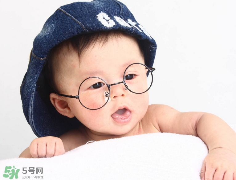 寶寶的性別差異什么時候形成？寶寶的性別差異是與生俱來的嗎？