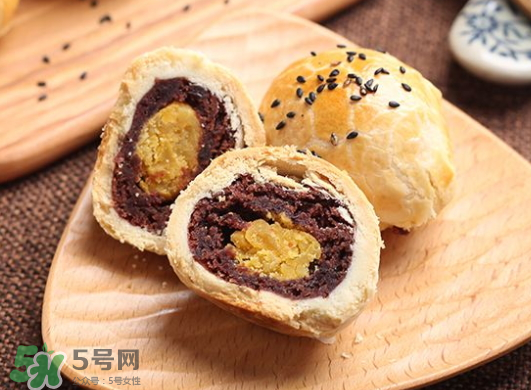 ?蛋黃酥可以不用豬油嗎？蛋黃酥用什么油好？