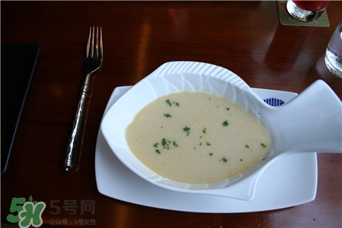 鯽魚(yú)湯怎么去腥味？鯽魚(yú)湯熬多長(zhǎng)時(shí)間最好？