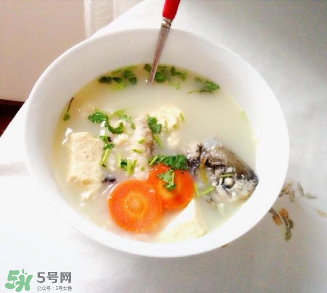 鯽魚(yú)湯怎么去腥味？鯽魚(yú)湯熬多長(zhǎng)時(shí)間最好？